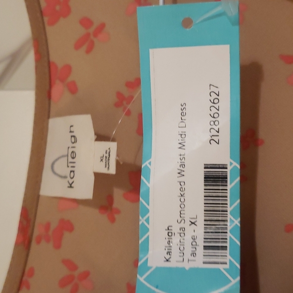 Kaileigh Lucinda Smocked Waist Midi Dress - Picture 3 of 5